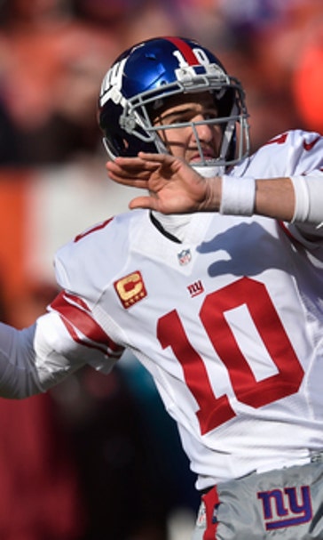 Peyton Manning shows up at Giants to talk with Eli & Co.